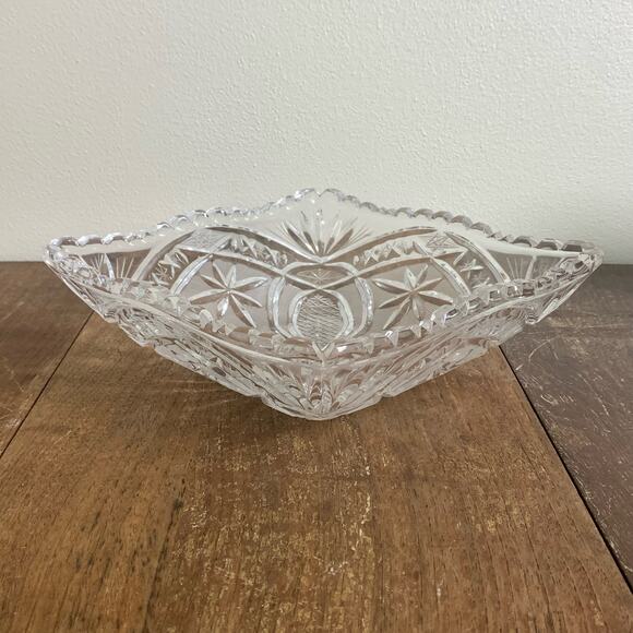 Violetta‎ Lead Crystal Hand-Cut Square Pinwheel detail serving decorative bowl - Picture 3 of 5